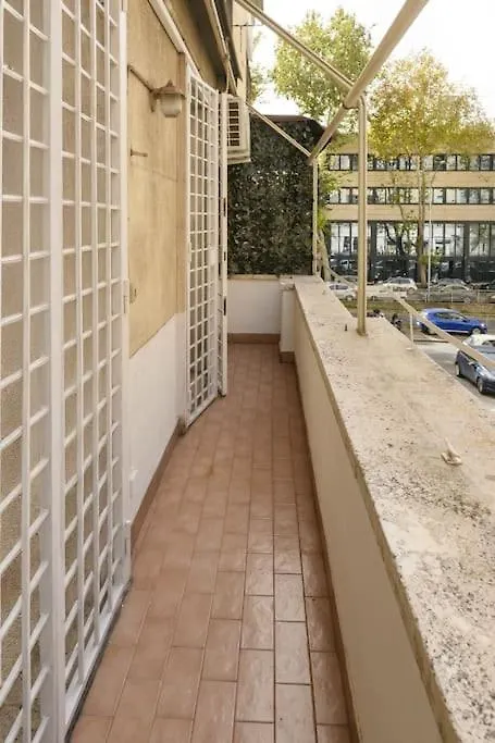 Minimal House Apartment Rome 0*,